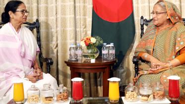 Hasina-Mamata.jpg