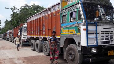 Lalmonirhat inidan truck drivers.jpg