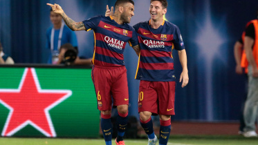 messi-alves.jpg