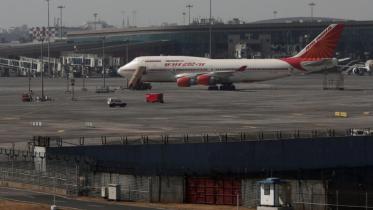 Mumbai airport reuters.jpg