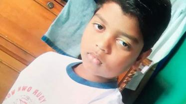 Narayanganj_School_boy_photo_01.jpg