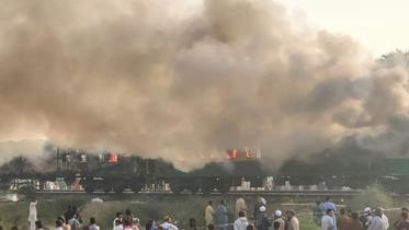 Pakistan Train Fire-3.jpg