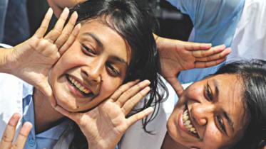 students celebrate hsc results