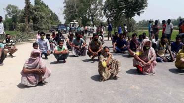 Thakurgaon-Road-blocked.jpg