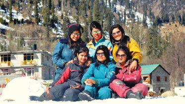 Women travel (1).jpg