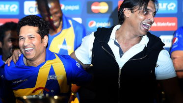 sachin_and_shoaib.jpg