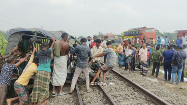 tangail_train_hit_easy_bike_news_picture_copy.jpg