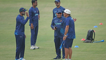 Shakib Al Hasan & Russell Domingo 