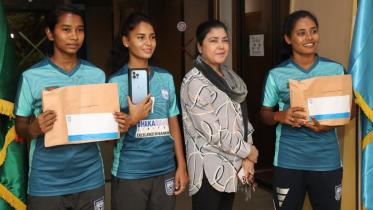 Mahfuza Akter Kiron with Shamsunnahar, Sanjida and Krishna