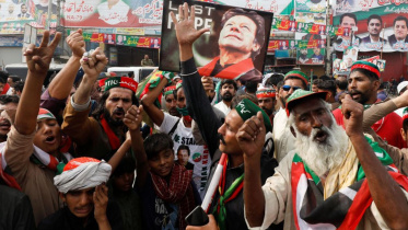 ইমরান খানের ওপর হামলা: পাকিস্তানজুড়ে বিক্ষোভ, পুলিশের সঙ্গে সংঘর্ষ