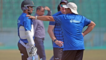 Shakib Al Hasan & Russell Domingo 