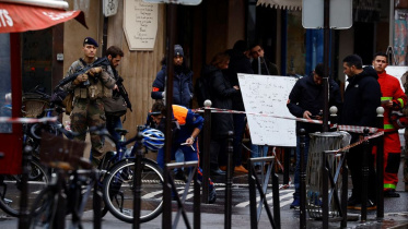 প্যারিসে বন্দুকধারীর হামলায় 