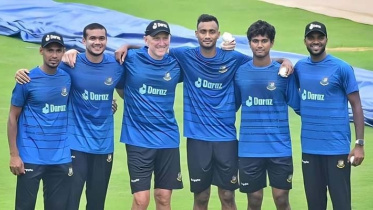 Mustafizur Rahman, Taskin Ahmed, Allan Donald, Shoriful Islam, Hasan Mahmud & Ebadot Hossain 