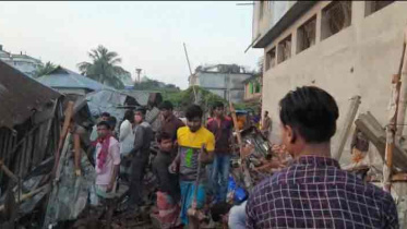 গাজীপুরে ভবনের দেয়াল ধস