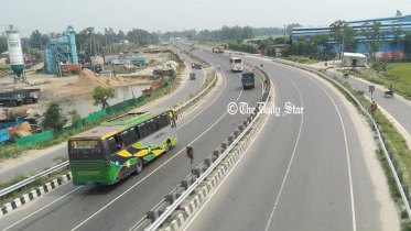 টাঙ্গাইল মহাসড়কে নির্বিঘ্ন ঈদযাত্রার প্রস্তুতি, শঙ্কা শুধু বৃষ্টি