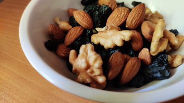 বাদাম কেন খাবেন