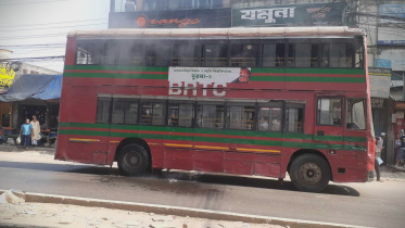 বাসে আগুন.jpg