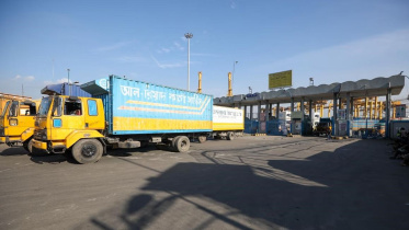 অবরোধে পণ্য পরিবহন