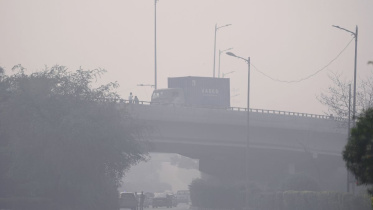 দিল্লির দূষিত বাতাস শহরকে ধোঁয়াশায় আচ্ছন্ন করে রেখেছে। ছবি: স্টেটসম্যান