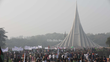 জাতীয় স্মৃতিসৌধে মানুষের ঢল