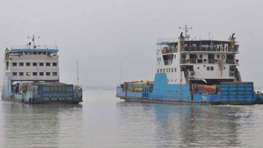 আরিচায় ১২ ঘণ্টা, পাটুরিয়ায় সাড়ে ৭ ঘণ্টা পর ফেরি চলাচল স্বাভাবিক