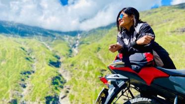 নারী বাইকার