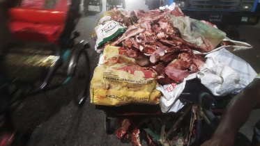 হাড় কুড়িয়ে বিক্রি করেন তারা