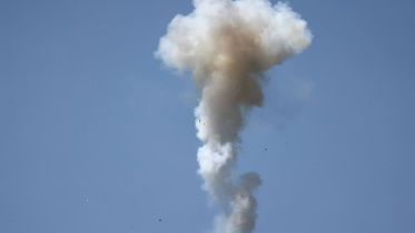 হিজবুল্লাহর ছোড়া একটি রকেট ধ্বংস করেছে ইসরায়েলি আকাশ হামলা প্রতিরক্ষা ব্যবস্থা আয়রন ডোম। ছবি: এএফপি