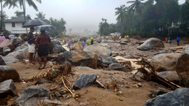 কেরালায় ভূমিধসের পরের দৃশ্য। ছবি: এএফপি