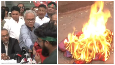 রুহুল কবির রিজভীর ভারতীয় শাড়ি পুড়িয়ে প্রতিবাদ