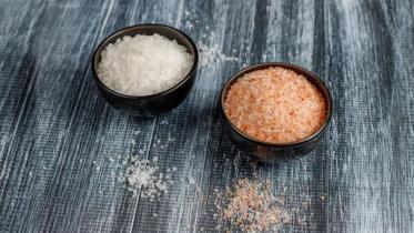 পিংক সল্ট কি সাধারণ লবণের চেয়ে স্বাস্থ্যকর? 