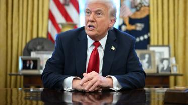 বিদেশি গাড়ি আমদানিতে ২৫ শতাংশ শুল্ক আরোপ করলেন ট্রাম্প। ছবি: এএফপি