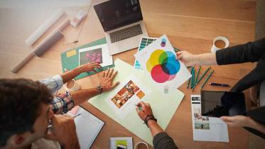 বিজ্ঞাপনী সংস্থায় চাকরি