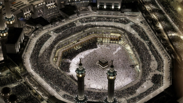 মক্কায় জমায়েত হয়েছে লাখো হজযাত্রী। ছবি: এএফপি