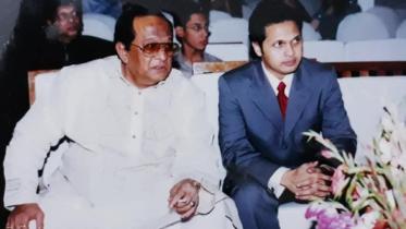 Actor Razzak and his son