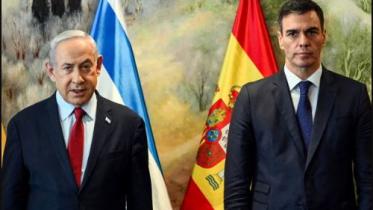 নেতানিয়াহু ও স্পেনের প্রধানমন্ত্রী পেদ্রো সানচেজ। ফাইল ছবি: এএফপি