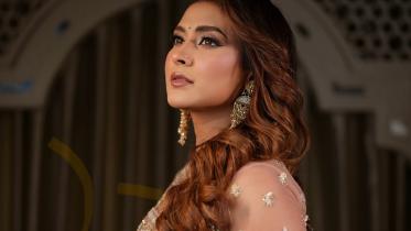 মেহজাবীন চৌধুরী.jpg