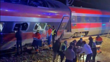 স্পেনে দুই ট্রেনের সংঘর্ষে নিহতের সংখ্যা বেড়ে ৩৯ হয়েছে। ছবি: এএফপি