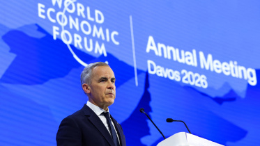 সুইজারল্যান্ডের দাভোসে বিশ্ব অর্থনীতি ফোরামে বক্তব্য রাখছেন কানাডার প্রধানমন্ত্রী মার্ক কার্নি। ছবি: রয়টার্স