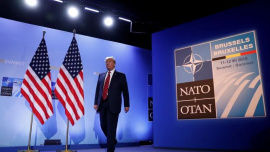 (বক্তব্য শেষে) ন্যাটো (সম্মেলন) থেকে বের হয়ে আসছেন ট্রাম্প। ফাইল ছবি: রয়টার্স