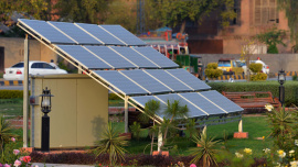 পাকিস্তানের বাসা-বাড়ির ছাদে সৌরপ্যানেল খুবই পরিচিত দৃশ্য। ছবি: ডন