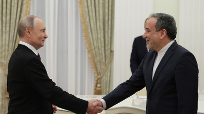 ২০২৫ সালের ১৭ এপ্রিল আরাঘচির সঙ্গে দেখা করেছিলেন পুতিন।ফাইল ছবি: ক্রেমলিনের ওয়েবসাইট