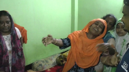 নিহতের স্বজনদের আহাজারি। ছবি: স্টার 