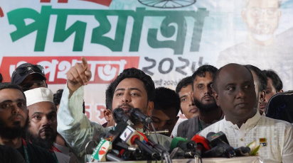 সভায় বক্তব্য দিচ্ছেন এনসিপির আহ্বায়ক ও সংসদের বিরোধীদলীয় চিফ হুইপ নাহিদ ইসলাম। ছবি: স্টার 