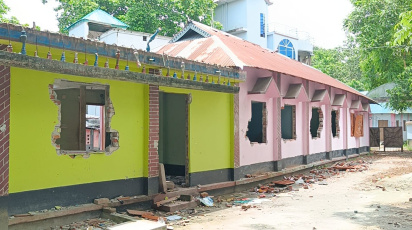 আলফাডাঙ্গায় কলেজশিক্ষার্থী হত্যা: প্রতিপক্ষের বাড়িতে হামলা, ভাঙচুর ও লুটপাট
