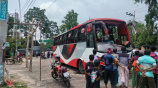 দুর্ঘটনাকবলিত বাসটি। ছবি: স্টার