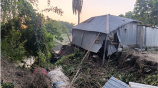 পাবনার অতল্লাপুর গ্রামে বিলের অতিরিক্ত পানি নিষ্কাশনের খালে আকস্মিক ভাঙন। ছবি: স্টার 